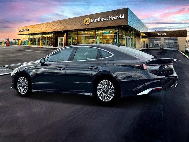 new 2025 Hyundai Sonata Hybrid car, priced at $37,085