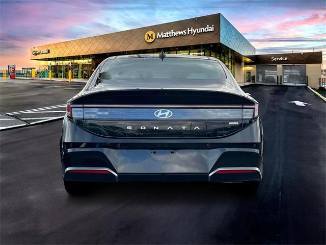new 2025 Hyundai Sonata Hybrid car, priced at $37,085