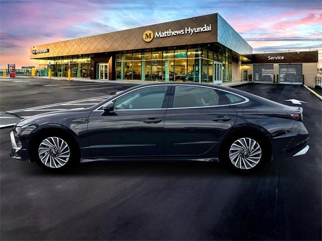 new 2025 Hyundai Sonata Hybrid car, priced at $37,085