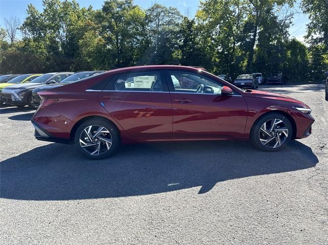 new 2025 Hyundai Elantra car, priced at $22,556