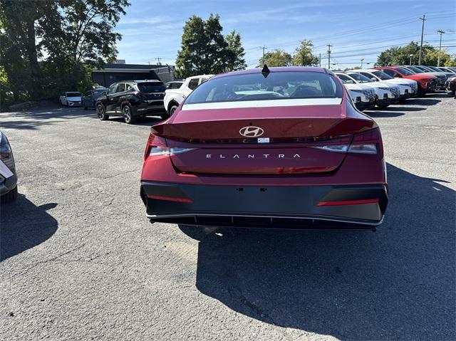 new 2025 Hyundai Elantra car, priced at $22,556