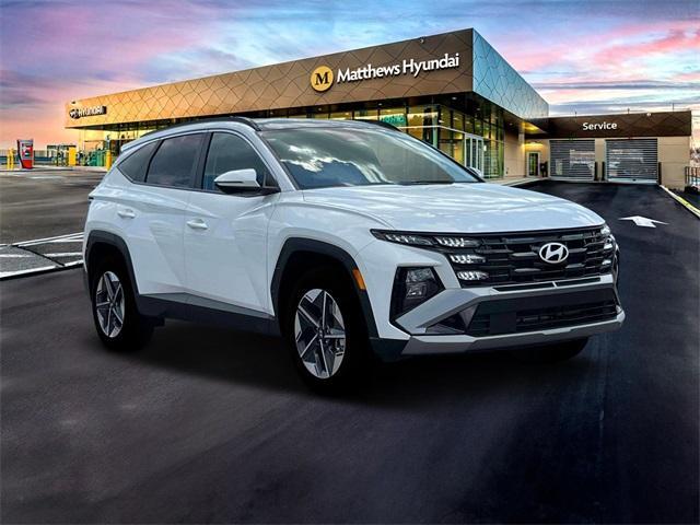 new 2025 Hyundai TUCSON Hybrid car, priced at $35,970