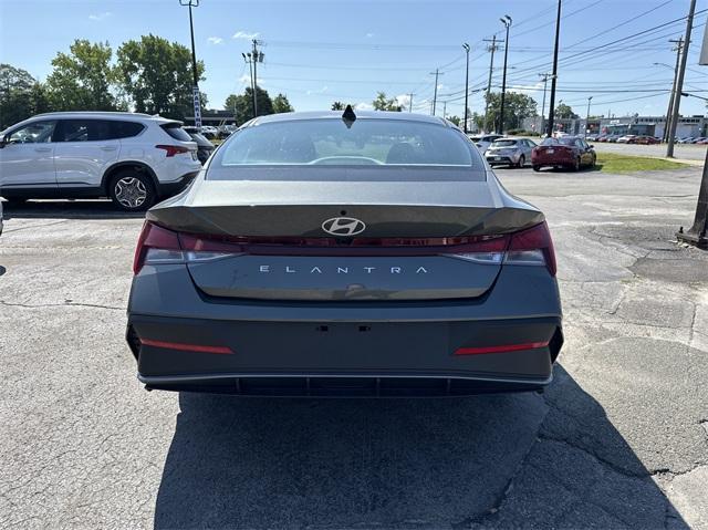 new 2024 Hyundai Elantra car, priced at $25,270