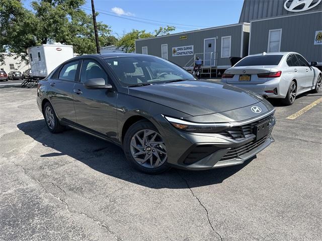 new 2024 Hyundai Elantra car, priced at $25,270