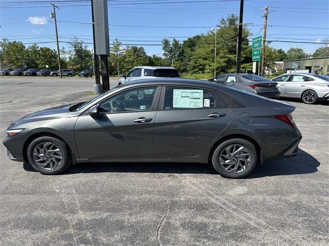 new 2024 Hyundai Elantra car, priced at $25,270