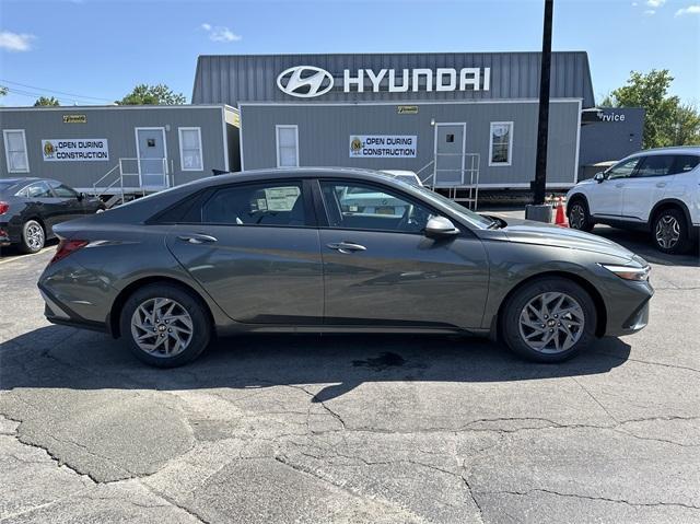 new 2024 Hyundai Elantra car, priced at $25,270