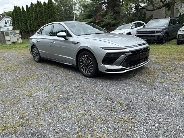 new 2024 Hyundai Sonata Hybrid car, priced at $38,895