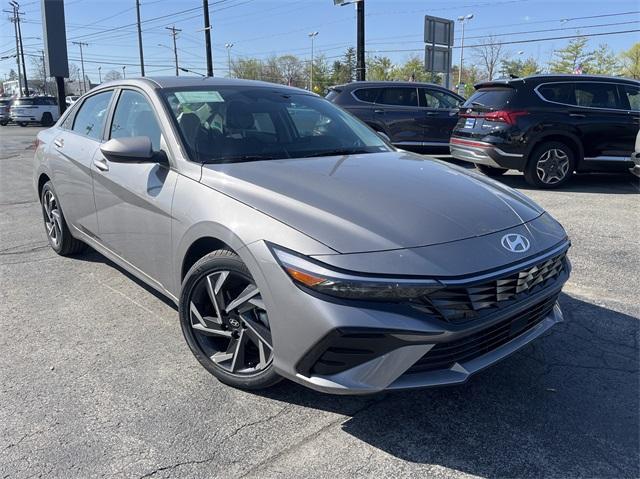 new 2024 Hyundai Elantra car, priced at $27,005