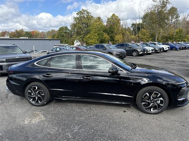 new 2025 Hyundai Sonata car, priced at $30,955