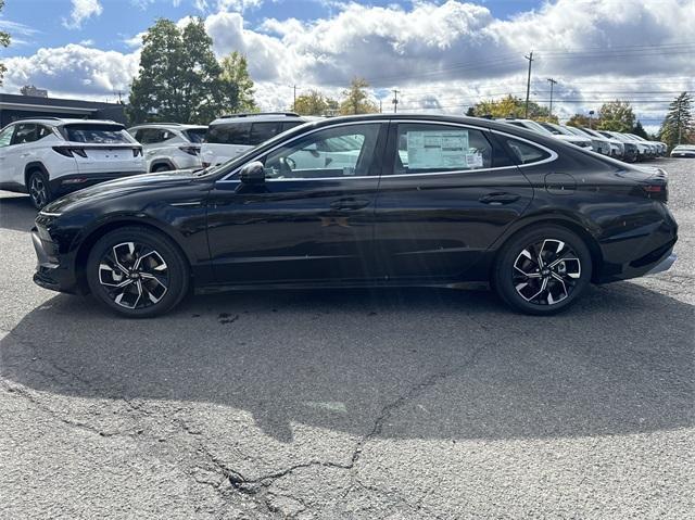 new 2025 Hyundai Sonata car, priced at $30,955