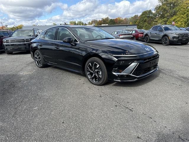 new 2025 Hyundai Sonata car, priced at $30,955