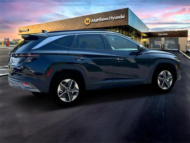 new 2025 Hyundai TUCSON Hybrid car, priced at $36,599