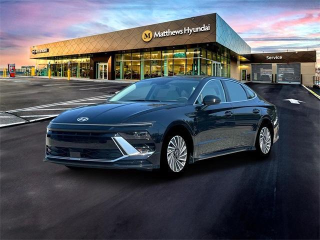 new 2025 Hyundai Sonata Hybrid car, priced at $30,415