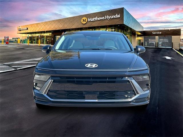 new 2025 Hyundai Sonata Hybrid car, priced at $30,415