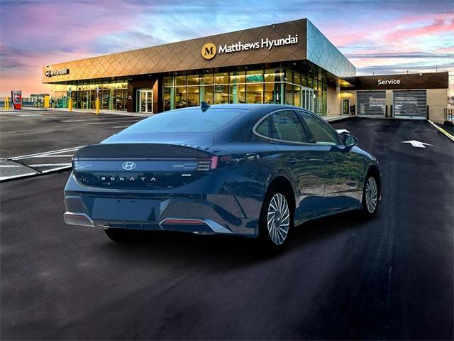 new 2025 Hyundai Sonata Hybrid car, priced at $30,415