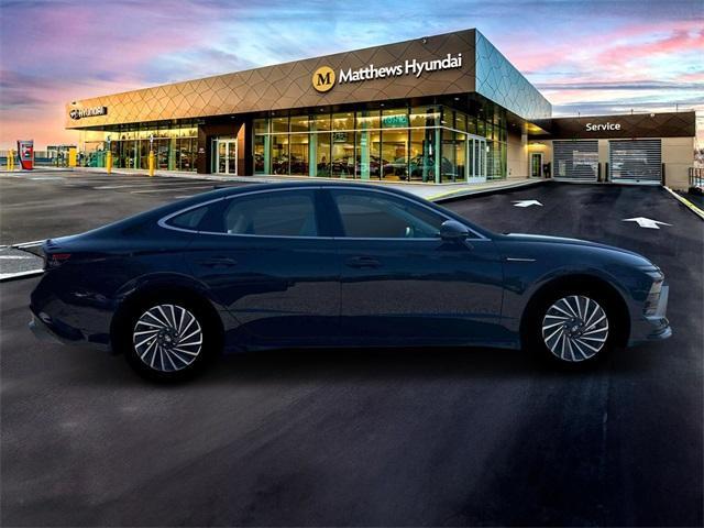 new 2025 Hyundai Sonata Hybrid car, priced at $30,415