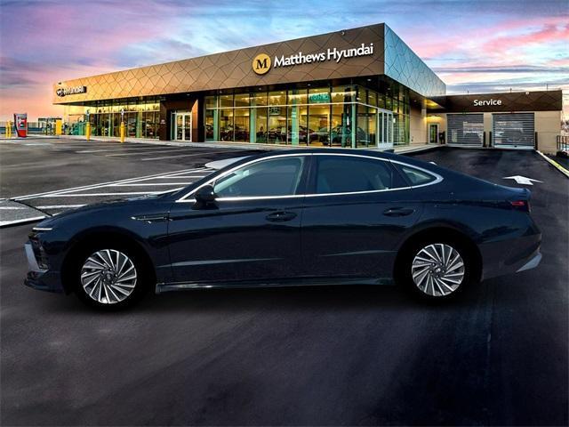 new 2025 Hyundai Sonata Hybrid car, priced at $30,415