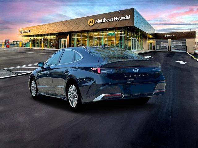 new 2025 Hyundai Sonata Hybrid car, priced at $30,415