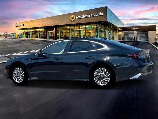 new 2025 Hyundai Sonata Hybrid car, priced at $30,415