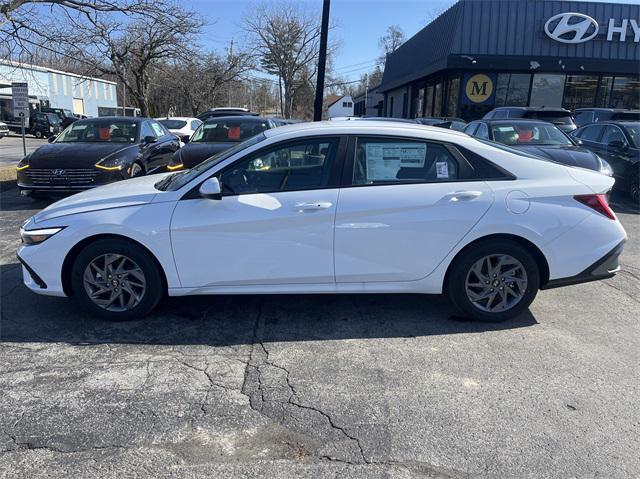 new 2024 Hyundai Elantra HEV car, priced at $28,420