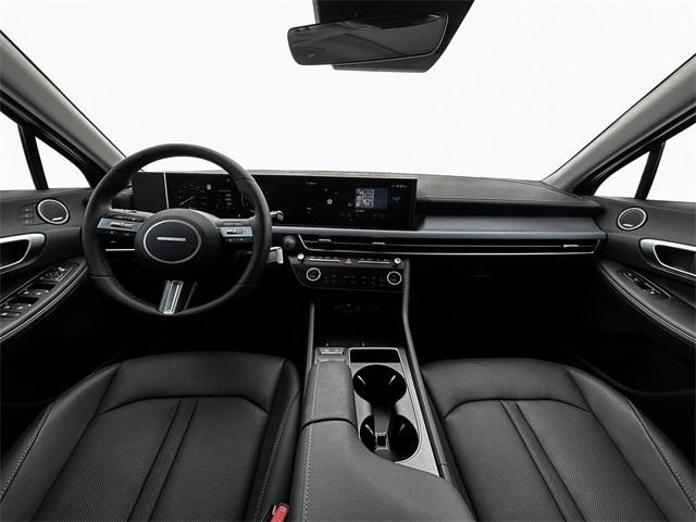 new 2025 Hyundai Sonata Hybrid car, priced at $37,035