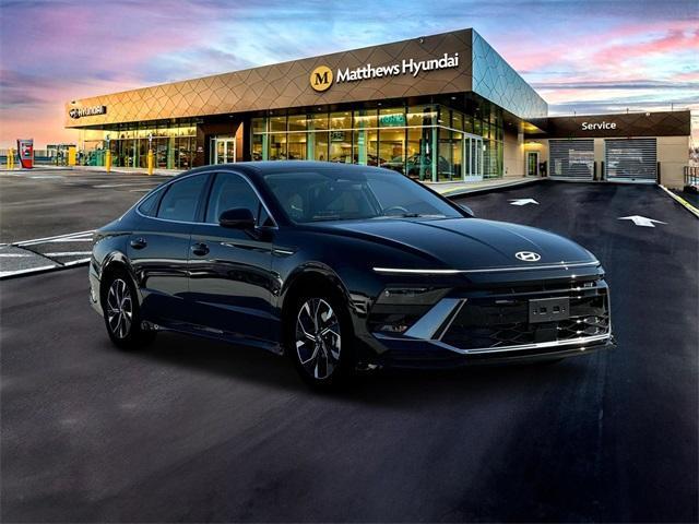 new 2025 Hyundai Sonata car, priced at $28,610