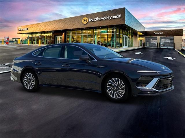 new 2024 Hyundai Sonata Hybrid car, priced at $36,670