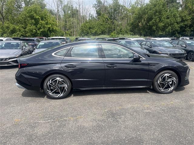 new 2024 Hyundai Sonata car, priced at $29,220