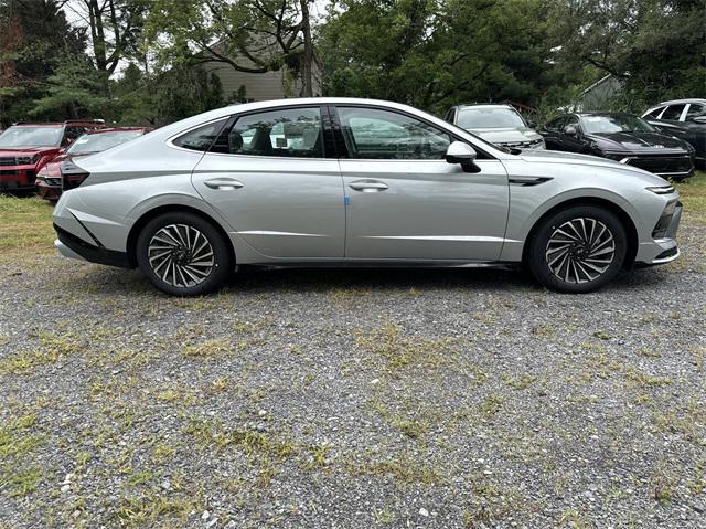 new 2024 Hyundai Sonata Hybrid car, priced at $38,895