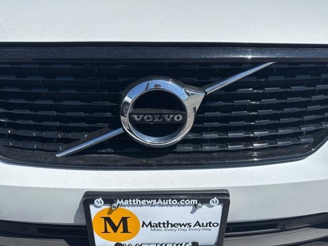 used 2021 Volvo XC40 car, priced at $27,470