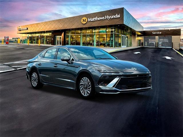 new 2025 Hyundai Sonata Hybrid car, priced at $37,160