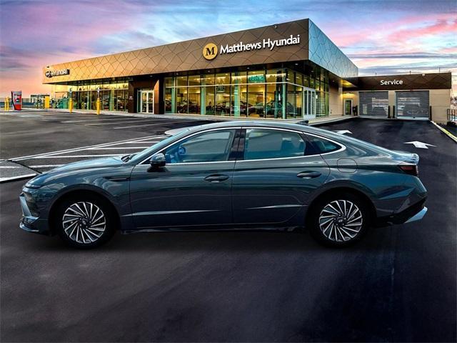 new 2025 Hyundai Sonata Hybrid car, priced at $37,160