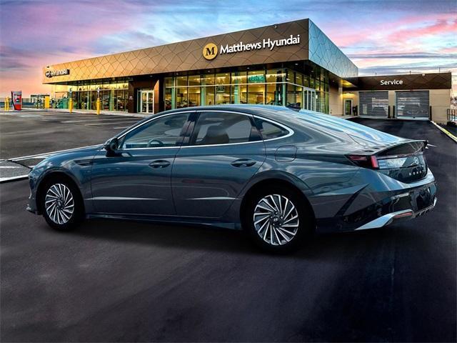 new 2025 Hyundai Sonata Hybrid car, priced at $37,225