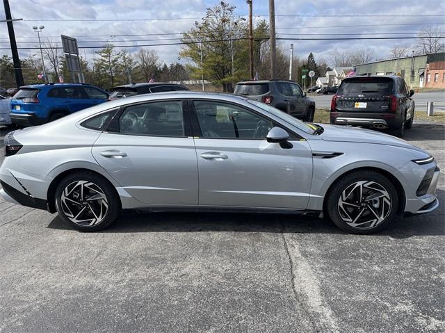 new 2024 Hyundai Sonata car, priced at $29,205