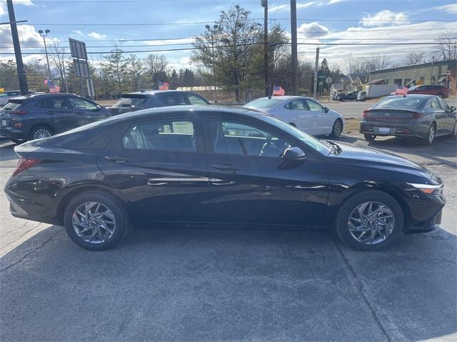 new 2024 Hyundai Elantra car, priced at $25,270