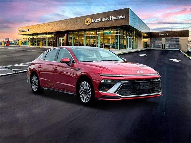 new 2025 Hyundai Sonata Hybrid car, priced at $37,810