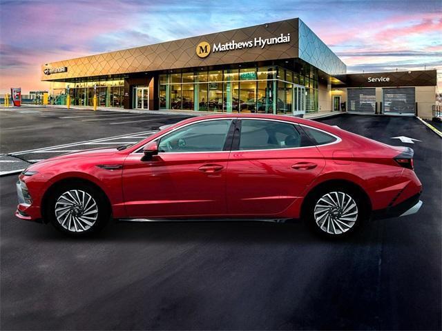 new 2025 Hyundai Sonata Hybrid car, priced at $37,810