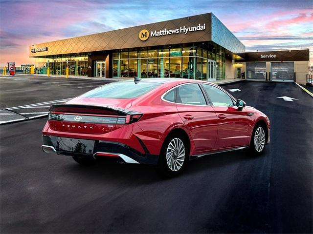 new 2025 Hyundai Sonata Hybrid car, priced at $37,810