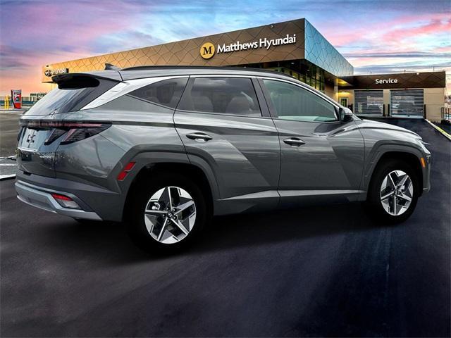 new 2025 Hyundai TUCSON Hybrid car, priced at $36,510