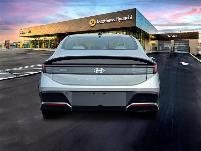 new 2025 Hyundai Sonata Hybrid car, priced at $37,110