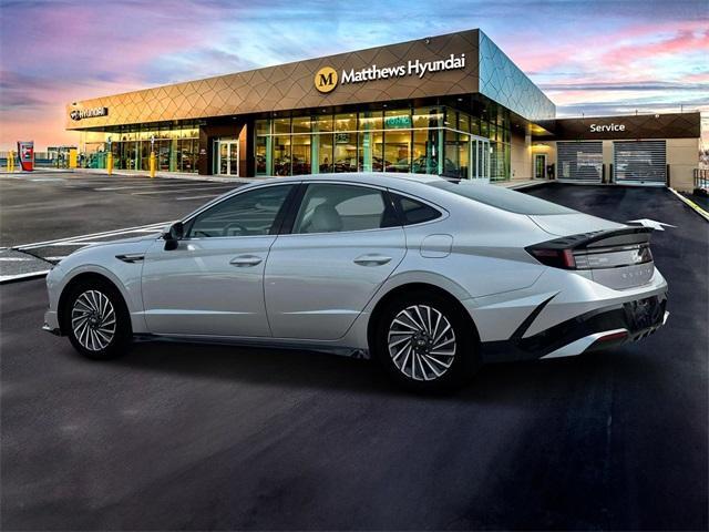 new 2025 Hyundai Sonata Hybrid car, priced at $37,110