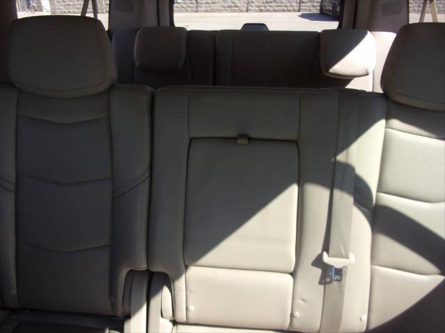 used 2019 Cadillac Escalade ESV car, priced at $34,999
