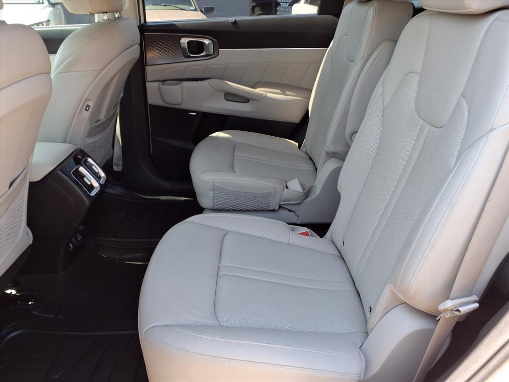 used 2024 Kia Sorento Plug-In Hybrid car