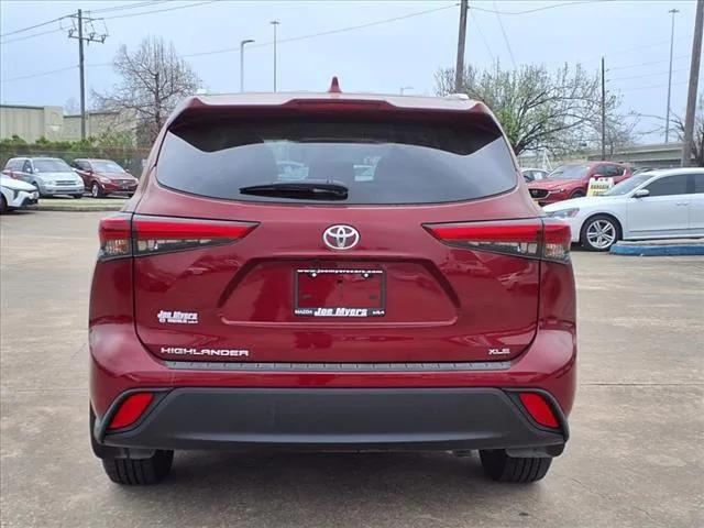 used 2022 Toyota Highlander car, priced at $35,890