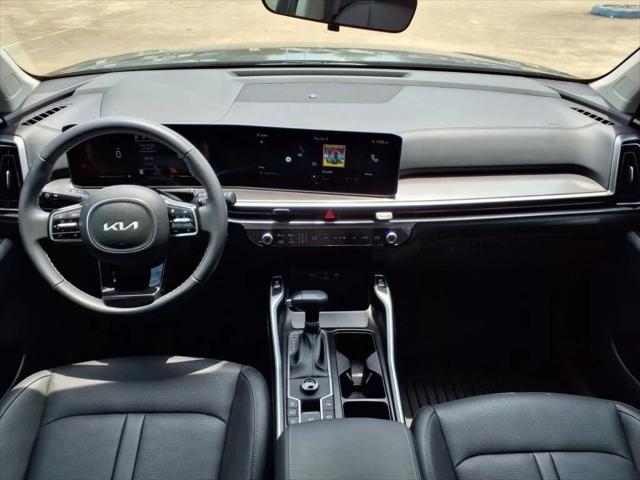 used 2025 Kia Sorento car, priced at $36,900