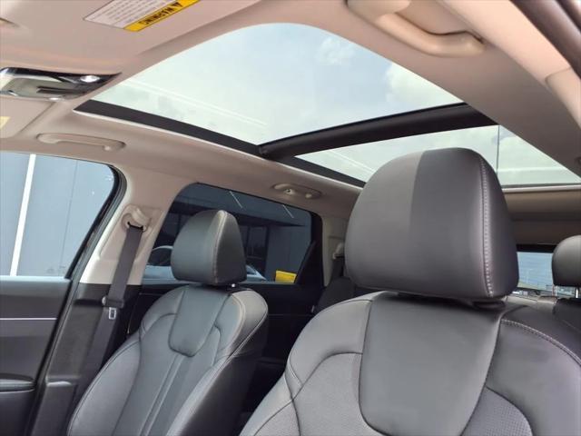 used 2025 Kia Sorento car, priced at $36,900