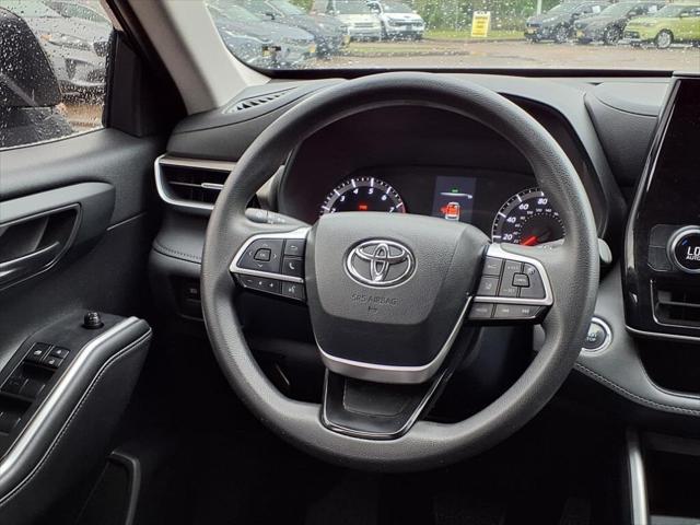 used 2022 Toyota Highlander car, priced at $28,700
