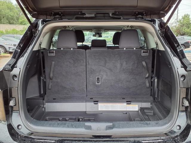 used 2022 Toyota Highlander car, priced at $28,700