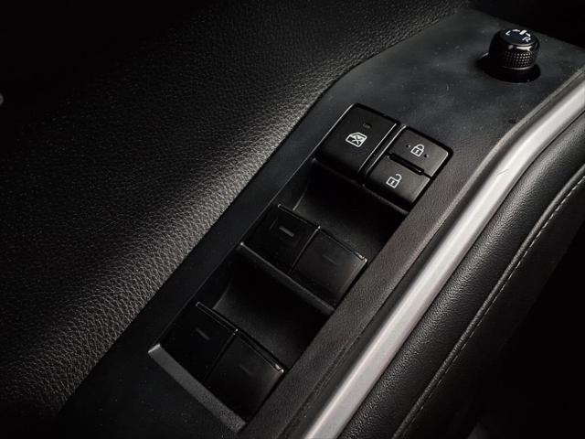 used 2022 Toyota Highlander car, priced at $28,700