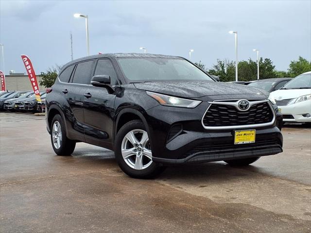 used 2022 Toyota Highlander car, priced at $28,700